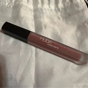 Huda Beauty Liquid Matte lipstick - Queen of Sheba